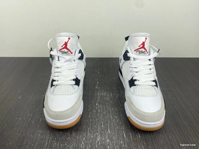HYPE Jordan 4 DR5415-100 SB Retro 0820